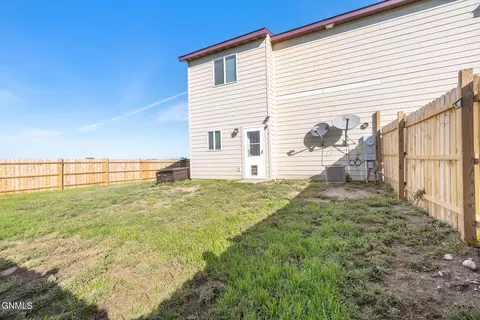 Exterior - 5803 Victoria Ave, Williston, ND 58801 photo 8 of 8
