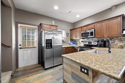 Kitchen - 5803 Victoria Ave, Williston, ND 58801 photo 2 of 3