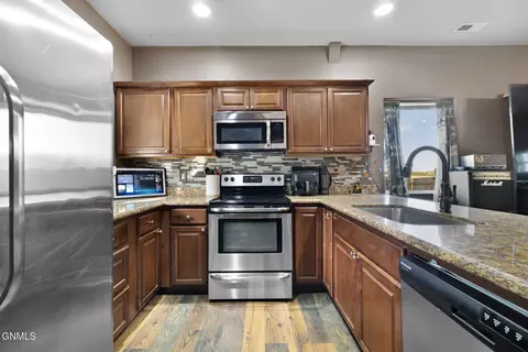 Kitchen - 5803 Victoria Ave, Williston, ND 58801 photo 3 of 3