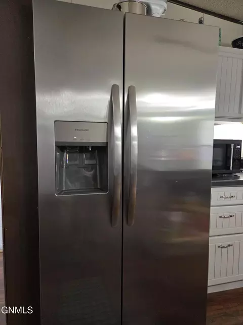 Kitchen - 2500 Centennial Rd, Bismarck, ND 58503 photo 3 of 6