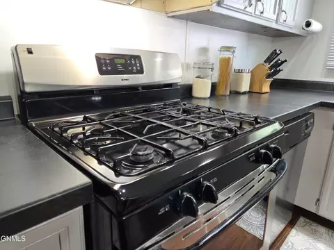 Kitchen - 2500 Centennial Rd, Bismarck, ND 58503 photo 5 of 6