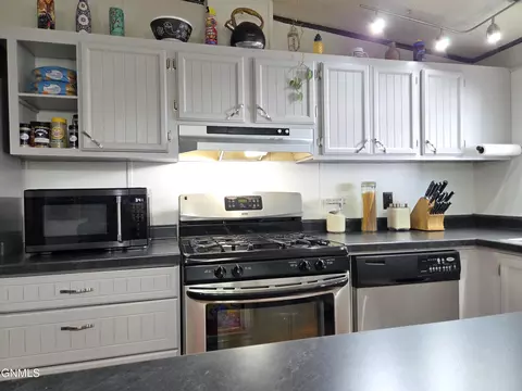 Kitchen - 2500 Centennial Rd, Bismarck, ND 58503 photo 1 of 6