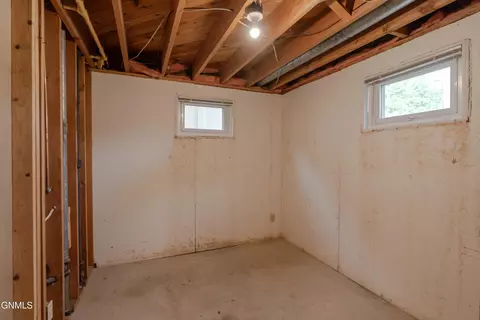 Bedroom - 224 Kavaney Dr, Bismarck, ND 58501 photo 7 of 7