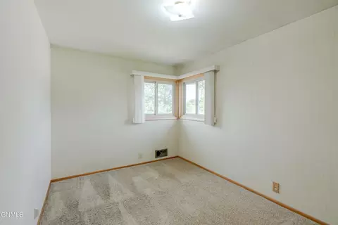 Bedroom - 224 Kavaney Dr, Bismarck, ND 58501 photo 5 of 7