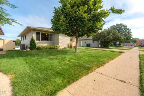 Exterior - 224 Kavaney Dr, Bismarck, ND 58501 photo 1 of 6