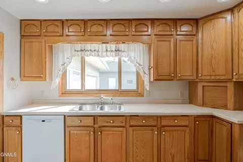 Kitchen - 224 Kavaney Dr, Bismarck, ND 58501 photo 7 of 8