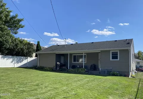 Exterior - 2116 Avenue E, Bismarck, ND 58501 photo 2 of 4