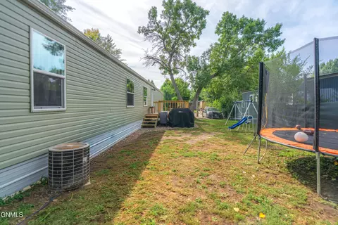 Exterior - 208 E Coyote St, Mandan, ND 58554 photo 5 of 6