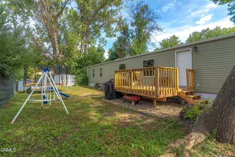 Exterior - 208 E Coyote St, Mandan, ND 58554 photo 1 of 6