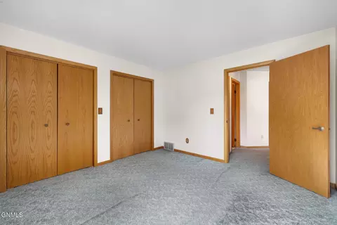 Bedroom - 1604 Bison Dr, Williston, ND 58801 photo 4 of 6
