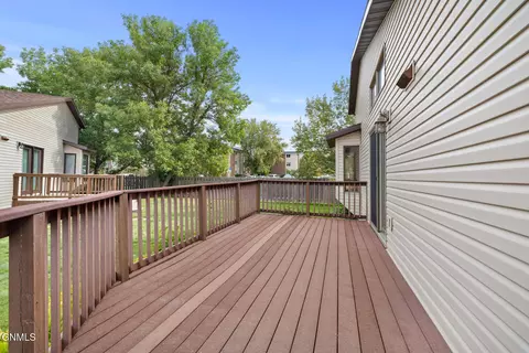Exterior - 1604 Bison Dr, Williston, ND 58801 photo 6 of 9