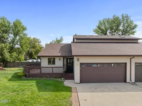 Exterior - 1604 Bison Dr, Williston, ND 58801 photo 2 of 9