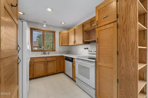 Kitchen - 1604 Bison Dr, Williston, ND 58801 photo 1 of 2