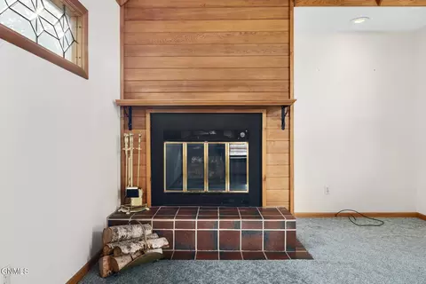 Living - 1604 Bison Dr, Williston, ND 58801 photo 3 of 4