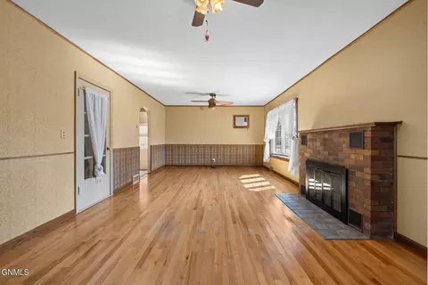 Living - 2202 University Ave, Williston, ND 58801 photo 1 of 4