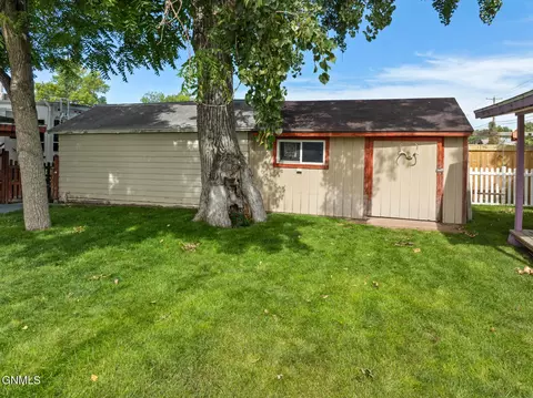 Exterior - 2202 University Ave, Williston, ND 58801 photo 4 of 5