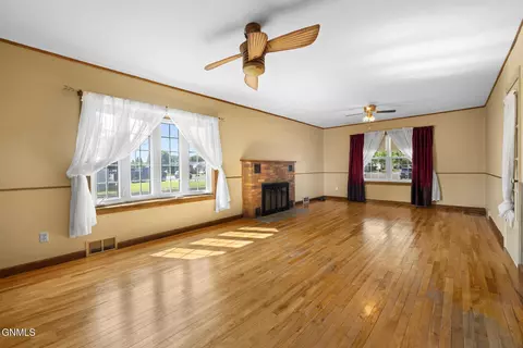 Living - 2202 University Ave, Williston, ND 58801 photo 2 of 4