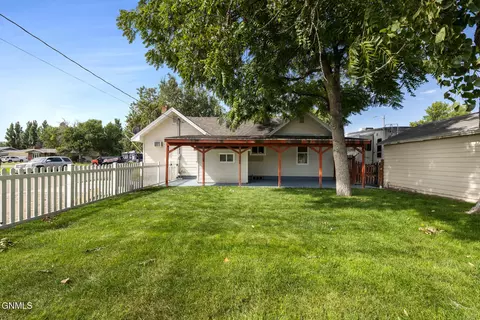 Exterior - 2202 University Ave, Williston, ND 58801 photo 3 of 5