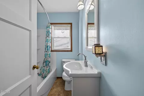 Bath - 2202 University Ave, Williston, ND 58801 photo 1 of 2