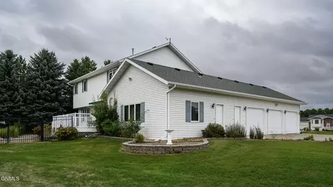 Exterior - 3824 Prairie Pines Loop, Bismarck, ND 58503 photo 7 of 9