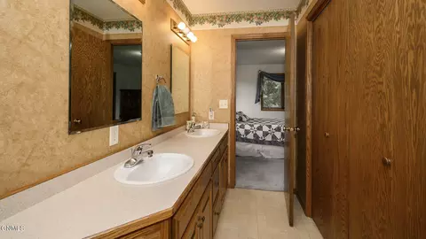 Bath - 3824 Prairie Pines Loop, Bismarck, ND 58503 photo 5 of 5