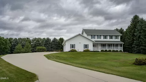 Exterior - 3824 Prairie Pines Loop, Bismarck, ND 58503 photo 8 of 9