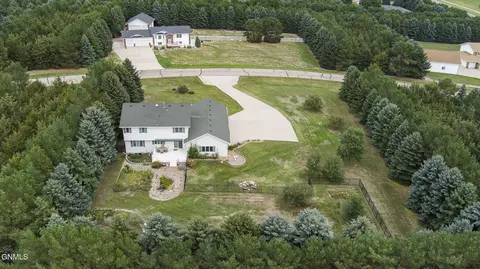 View/Area - 3824 Prairie Pines Loop, Bismarck, ND 58503 photo 1 of 11