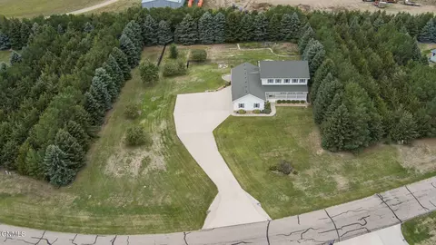 View/Area - 3824 Prairie Pines Loop, Bismarck, ND 58503 photo 2 of 11