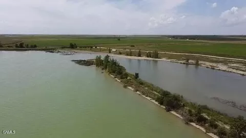118 Round Lake Rd, Pettibone, ND 58475
