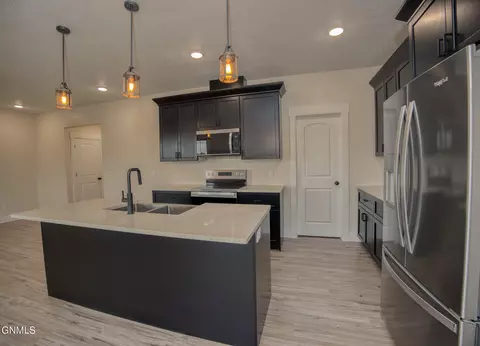 Kitchen - 507 46th St E, Williston, ND 58801 photo 1 of 3