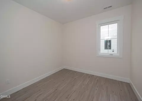 Bedroom - 507 46th St E, Williston, ND 58801 photo 2 of 5