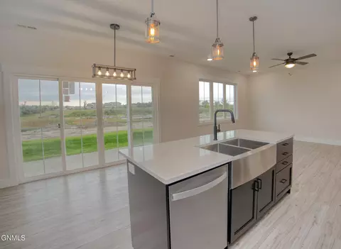 Kitchen - 507 46th St E, Williston, ND 58801 photo 3 of 3