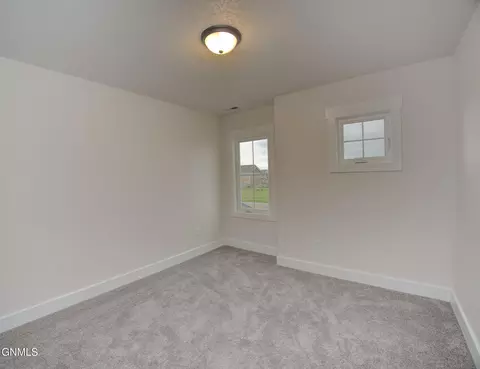 Bedroom - 507 46th St E, Williston, ND 58801 photo 4 of 5