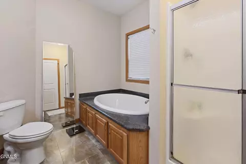 Bath - 3423 36th St W, Williston, ND 58801 photo 2 of 4