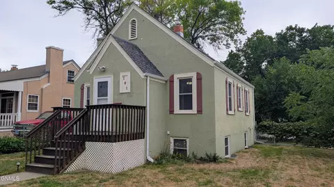 Exterior - 701 17th St, Bismarck, ND 58501 photo 2 of 2