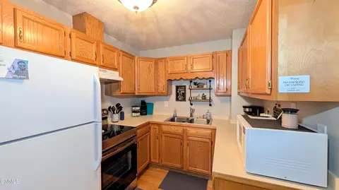 Kitchen - 701 17th St, Bismarck, ND 58501 photo 2 of 3