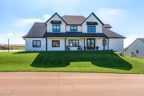 3321 Palmer Pl, Bismarck, ND 58503
