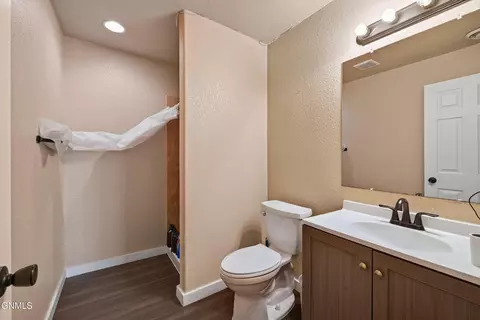 Bath - 2718 25th St W, Williston, ND 58801 photo 3 of 3