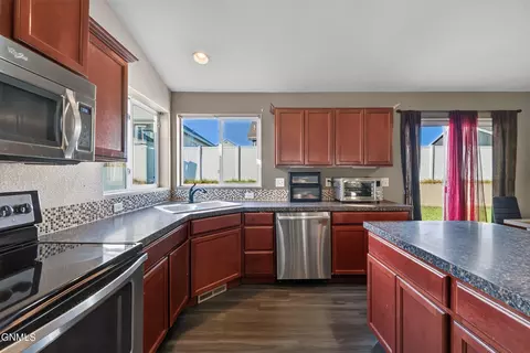 Kitchen - 2718 25th St W, Williston, ND 58801 photo 2 of 3