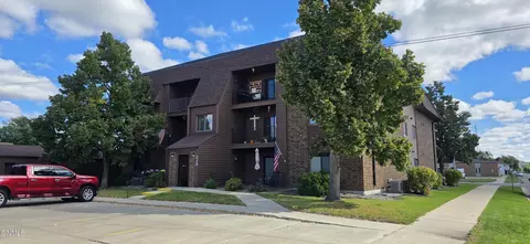 215 3rd Ave NE, Valley City, ND 58072