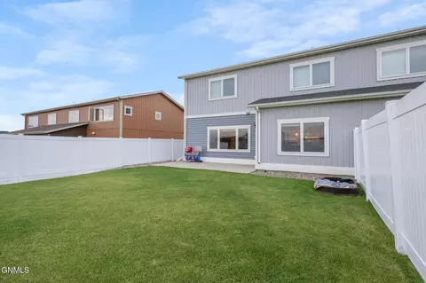 Exterior - 2722 30th St W, Williston, ND 58801 photo 2 of 3