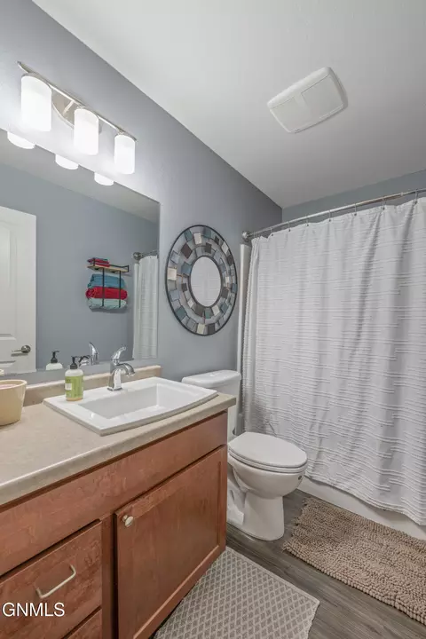Bath - 2722 30th St W, Williston, ND 58801 photo 1 of 3