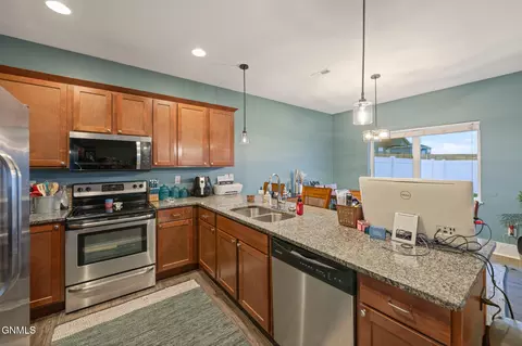 Kitchen - 2722 30th St W, Williston, ND 58801 photo 2 of 2
