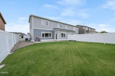 Exterior - 2722 30th St W, Williston, ND 58801 photo 3 of 3