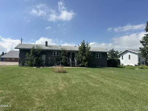 Exterior - 513 3rd St E, Napoleon, ND 58561 photo 3 of 6