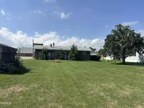 Exterior - 513 3rd St E, Napoleon, ND 58561 photo 4 of 6