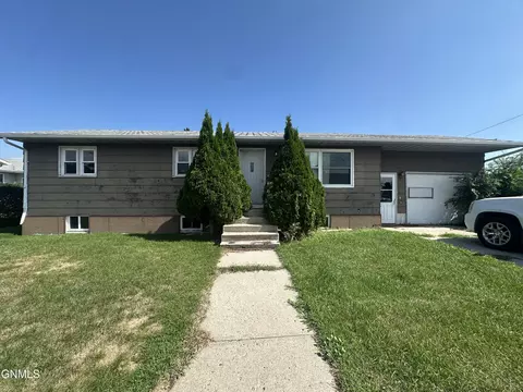 Exterior - 513 3rd St E, Napoleon, ND 58561 photo 2 of 6