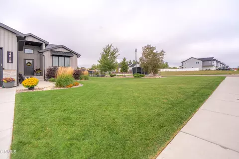 Exterior - 4010 Silver Blvd, Bismarck, ND 58503 photo 9 of 17