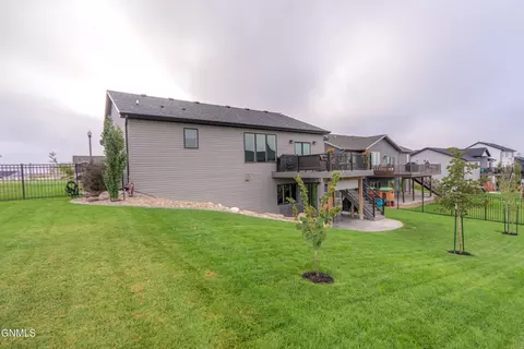 Exterior - 4010 Silver Blvd, Bismarck, ND 58503 photo 15 of 17