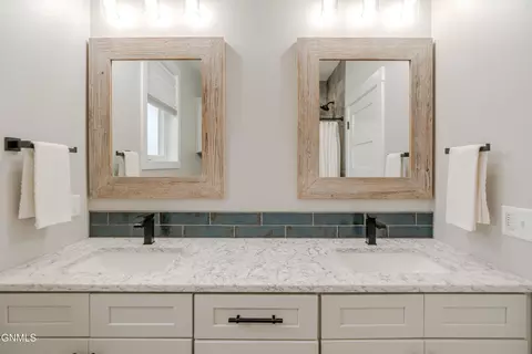 Bath - 4010 Silver Blvd, Bismarck, ND 58503 photo 2 of 12